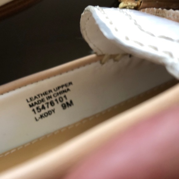 Shoes - Picture 5 of 5